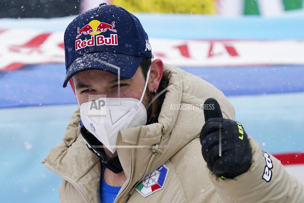 Giovanni Auletta Italy's Dominik Paris gives the thumb-up sign after completing an alpine ski, men's World Cup downhill, in Saalbach-Hinterglemm, Austria, Friday, March 5, 2021. (AP Photo/Giovanni Auletta)