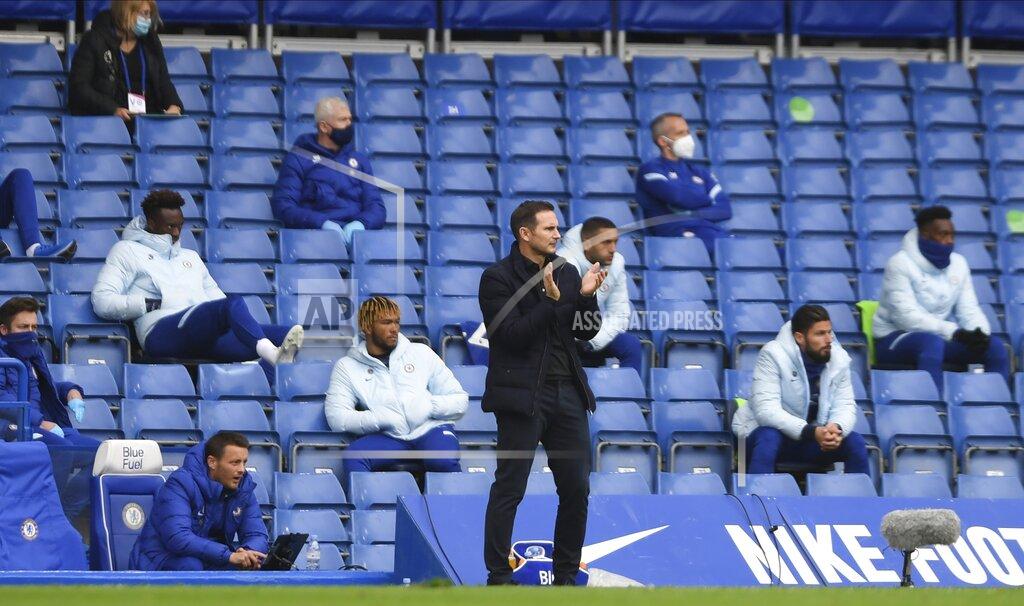 Mike Hewitt Chelsea's head coach Frank Lampard, center, reacts during the English Premier League soccer match between Southampton and Chelsea at the Stamford Bridge in London, England, Saturday, Oct. 17, 2020.(Mike Hewitt/Pool via AP)