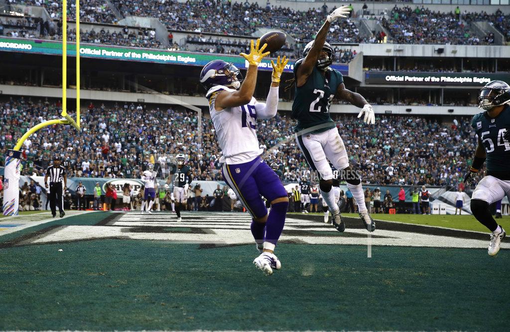 Vikings Eagles Football