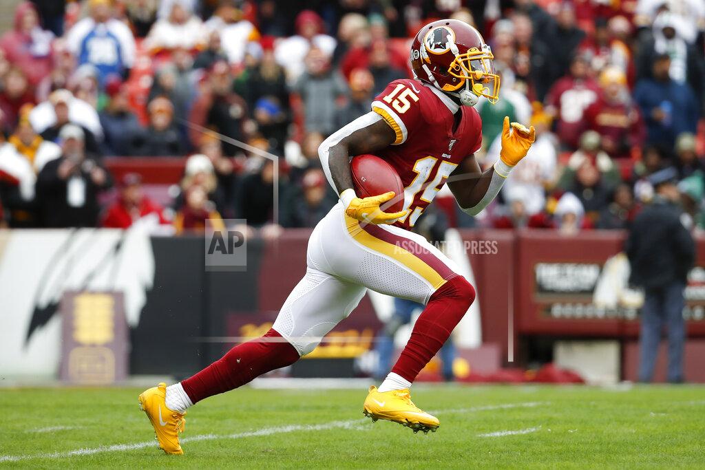 Alex Brandon Washington Redskins wide receiver Steven Sims (15) runs with the ball during first half of an NFL football game against the New York Jets, Sunday, Nov. 17, 2019, in Landover, Md. (AP Photo/Alex Brandon)