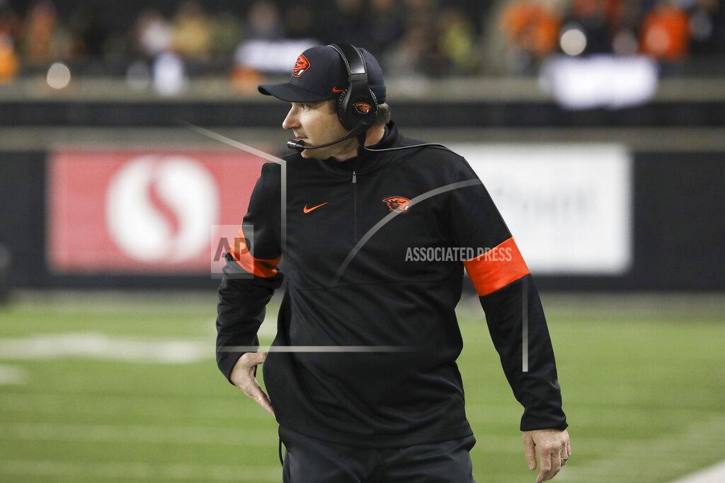 Amanda Loman Oregon State head coach Jonathan Smith watches the field during the second half of an NCAA college football game against Washington in Corvallis, Ore., Friday, Nov. 8, 2019. Washington won 19-7. (AP Photo/Amanda Loman)