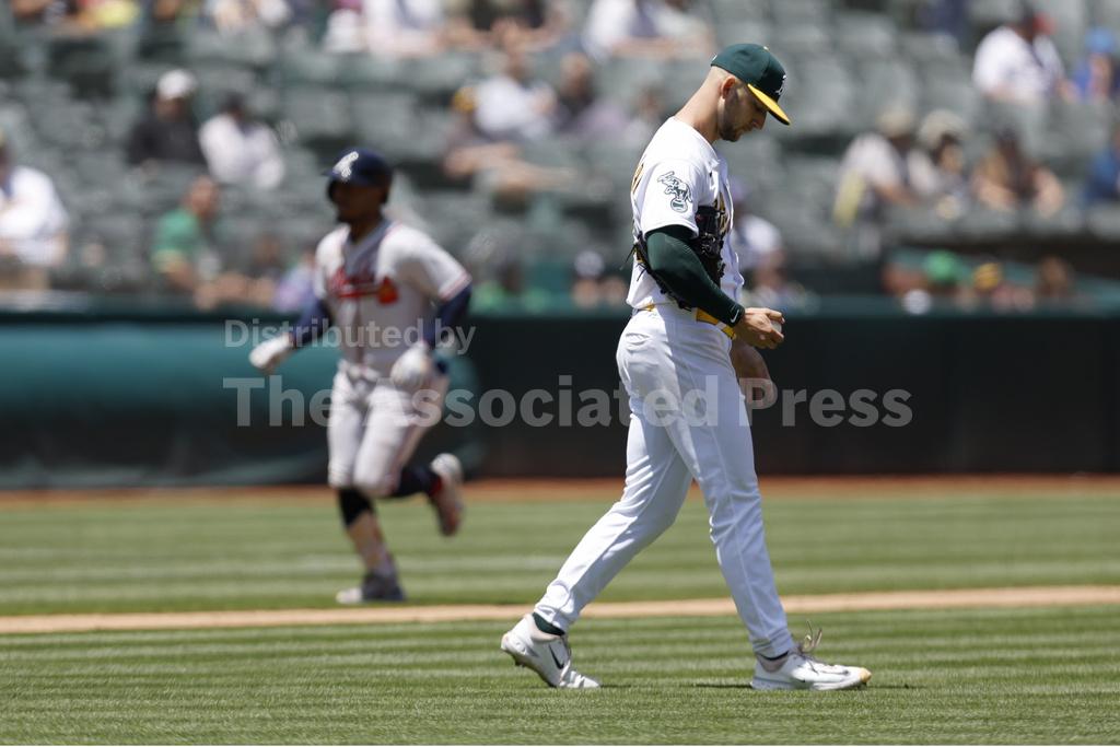 Albies homer helps Braves beat Oakland 4-2, drop A's to... - Vimarsana News