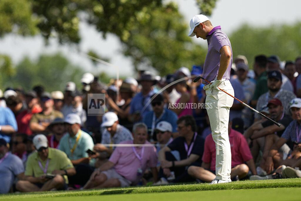 Eric Gay Jordan Spieth reacts to his shot on the 18th hole during the first round of the PGA Championship golf tournament, Thursday, May 19, 2022, in Tulsa, Okla. (AP Photo/Eric Gay)