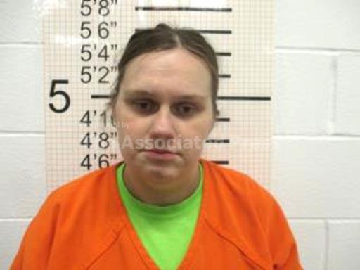 Newborn found dead in Iowa ditch; mom, granddad charged - Vimarsana News