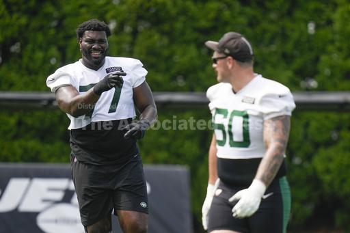 Jets offensive tackle Mekhi Becton is set to play for t... - Vimarsana News