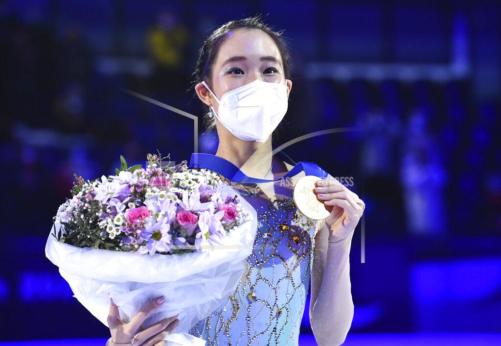 Sergei Stepanov A winner Mai Mihara of Japan pose with her gold medal after the women free skating program during the ISU Four Continents Figure Skating Championships in Tallinn, Estonia, Saturday, Jan. 22, 2022. (AP Photo/Sergei Stepanov)