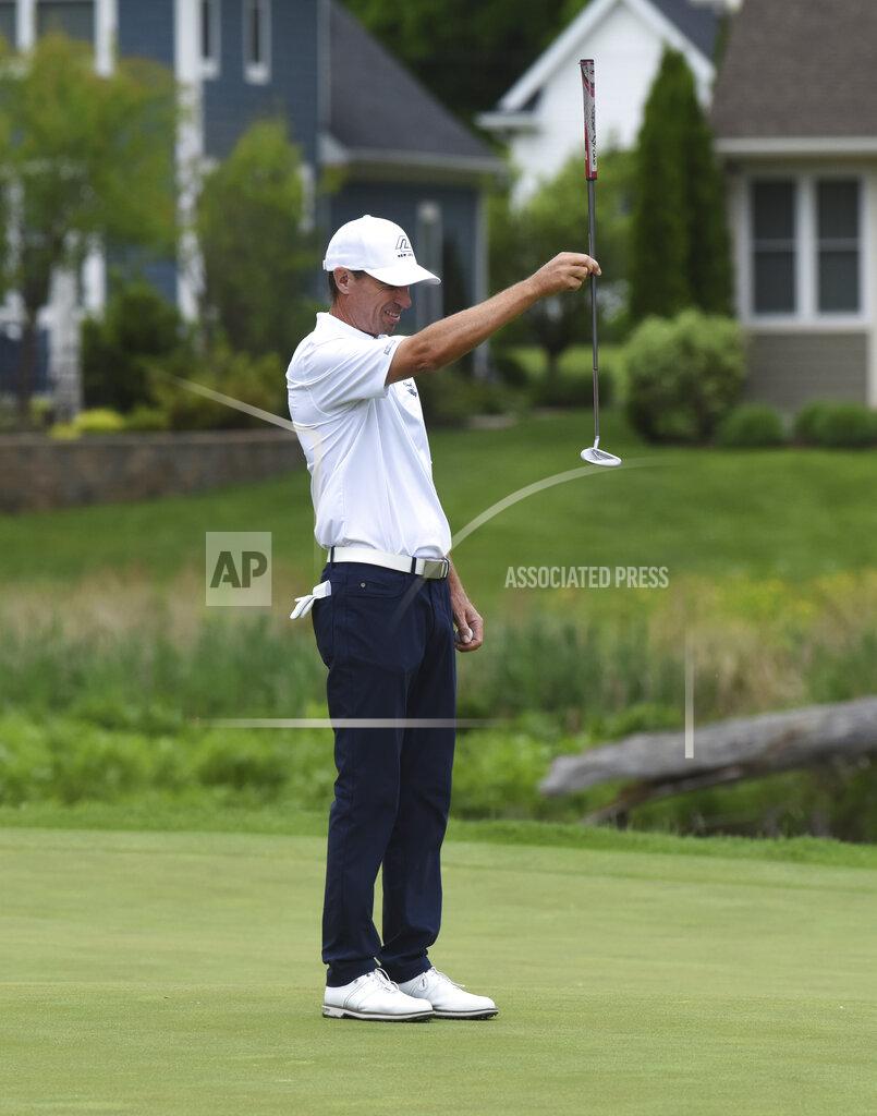 Don Campbell Steven Alker lines up a putt on the 18th hole during the first round of the Senior PGA Championship golf tournament Thursday, May 26, 2022, at Harbor Shores in Benton Harbor, Mich. (Don Campbell/The Herald-Palladium via AP)