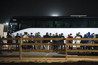Surge in child crossings at US-Mexico border, straining US facilities Surge in child crossings at US-Mexico border, straining US facilities