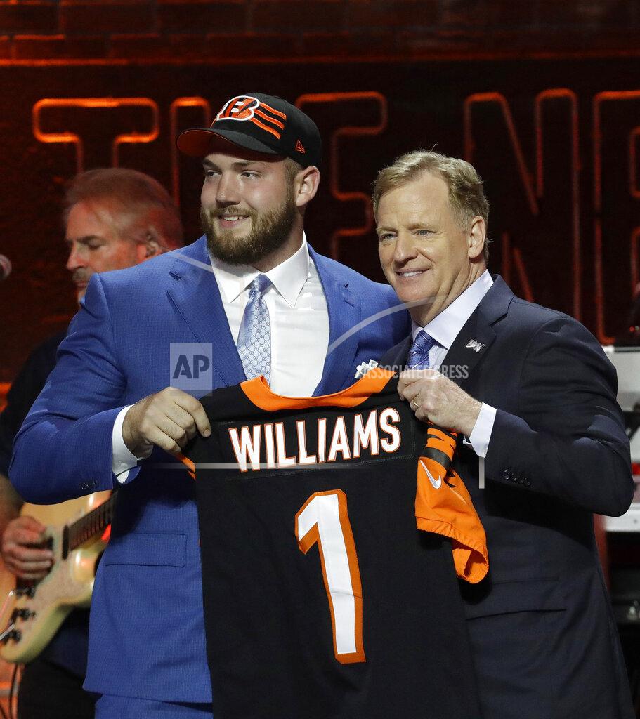 Steve Helber Alabama tackle Jonah Williams poses with NFL Commissioner Roger Goodell after the Cincinnati Bengals selected Williams in the first round at the NFL football draft, Thursday, April 25, 2019, in Nashville, Tenn.(AP Photo/Steve Helber)
