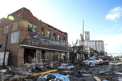 Cleanup begins after tornadoes hit in Texas and Florida... - Vimarsana News