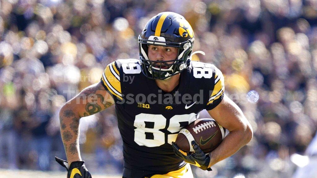 Hawkeyes Beat Northwestern, 33-13 episode artwork