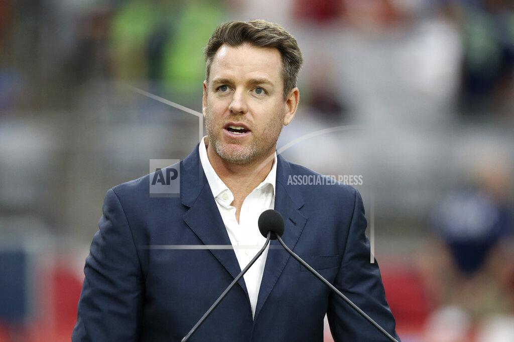 Ross D. Franklin Former Arizona Cardinals quarterback Carson Palmer speaks after being added to the Cardinals ring of honor at half time of an NFL football game against the Seattle Seahawks, Sunday, Sept. 29, 2019, in Glendale, Ariz. (AP Photo/Ross D. Franklin)
