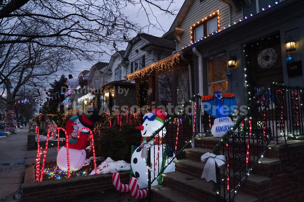 Liz & Scotty's Poddy: Episode 52 - "Scotty & Hallmark Christmas Movies"