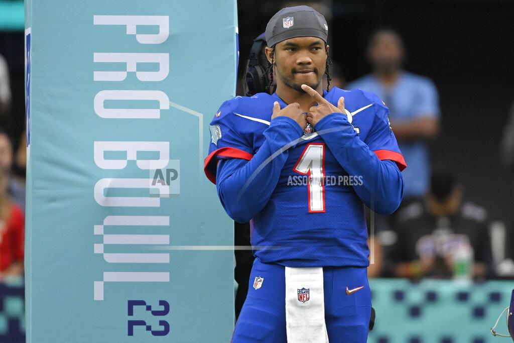 David Becker NFC quarterback Kyler Murray, of the Arizona Cardinals, stands on the field during introductions before the Pro Bowl NFL football game against the AFC, Sunday, Feb. 6, 2022, in Las Vegas. (AP Photo/David Becker)