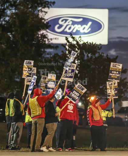 Auto workers escalate strike, walking out at Ford's lar... - Vimarsana News