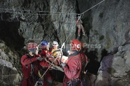 American researcher doing well after rescue from a deep... - Vimarsana News