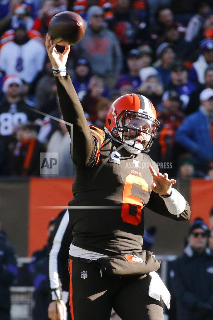 Ron Schwane Cleveland Browns quarterback Baker Mayfield throws a 1-yard touchdown pass to tight end Demetrius Harris (88) during the first half of an NFL football game against the Baltimore Ravens, Sunday, Dec. 22, 2019, in Cleveland. (AP Photo/Ron Schwane)