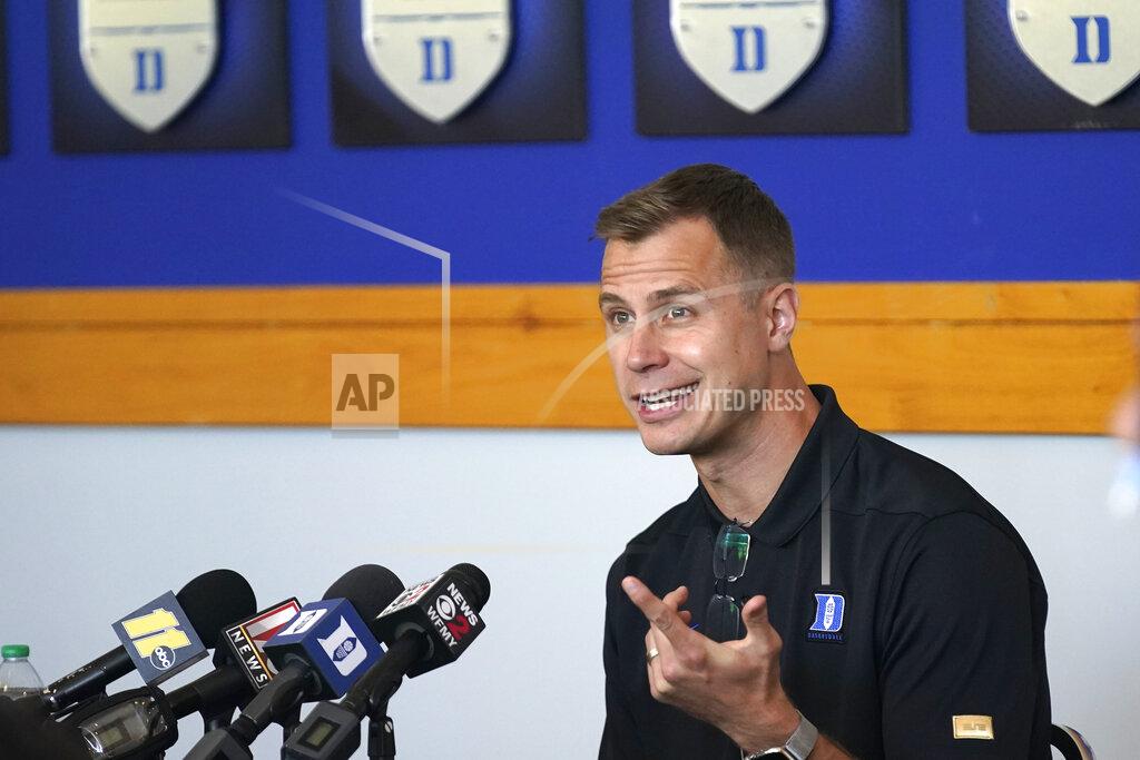 Gerry Broome Duke associate head coach Jon Scheyer takes questions during the team's NCAA college basketball media day in Durham, N.C., Tuesday, Sept. 28, 2021. (AP Photo/Gerry Broome)