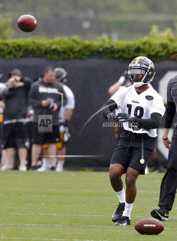Keith Srakocic Pittsburgh Steelers 2019 third round draft pick wide receiver Dontae Johnson (18) goes through drills during NFL football rookie camp, Friday, May 10, 2019, in Pittsburgh. (AP Photo/Keith Srakocic)