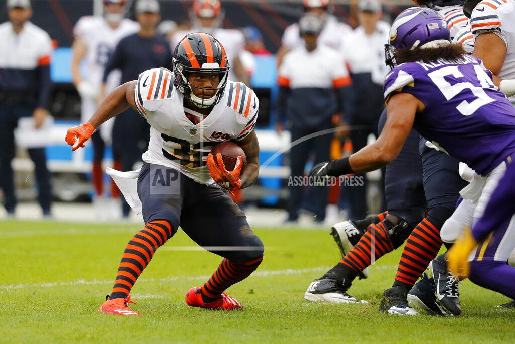 Jeff Roberson Chicago Bears running back David Montgomery, left, runs with the ball as Minnesota Vikings middle linebacker Eric Kendricks (54) defends during the half of an NFL football game Sunday, Sept. 29, 2019, in Chicago. (AP Photo/Jeff Roberson)