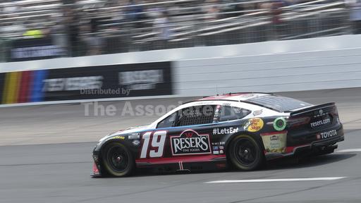 Martin Truex Jr. wins at New Hampshire Motor Speedway for 1st time in 30 races - Vimarsana News
