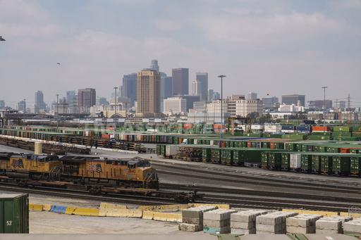 California weighs first-in-nation emission rule for tra... - Vimarsana News