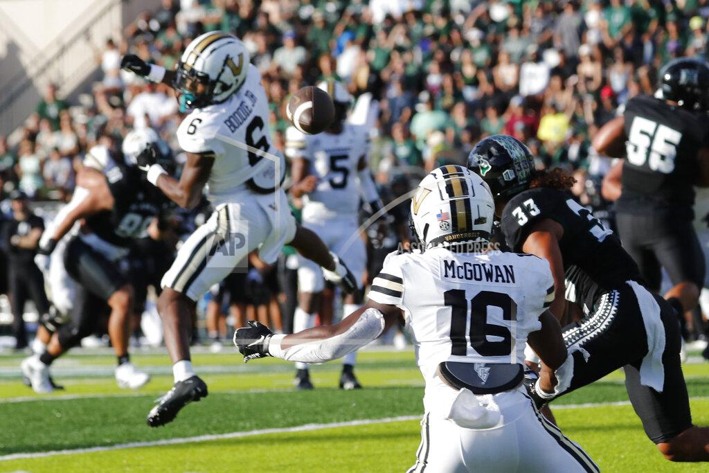 Marco Garcia Vanderbilt wide receiver Jayden McGowan (16) catches a pass for a fourth down conversion against Hawaii during the first half of an NCAA college football game, Saturday, Aug. 27, 2022, in Honolulu. (AP Photo/Marco Garcia)