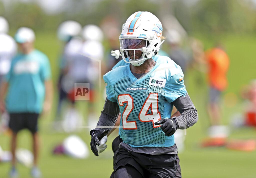David Santiago Miami Dolphins cornerback Byron Jones (24) works a drill during NFL football practice at Baptist Health Training Complex in Hard Rock Stadium on Thursday, Oct. 7, 2021, in Miami Gardens, Fla. The Dolphins play the Tampa Bay Buccaneers on Sunday in Tampa. (David Santiago/Miami Herald via AP)