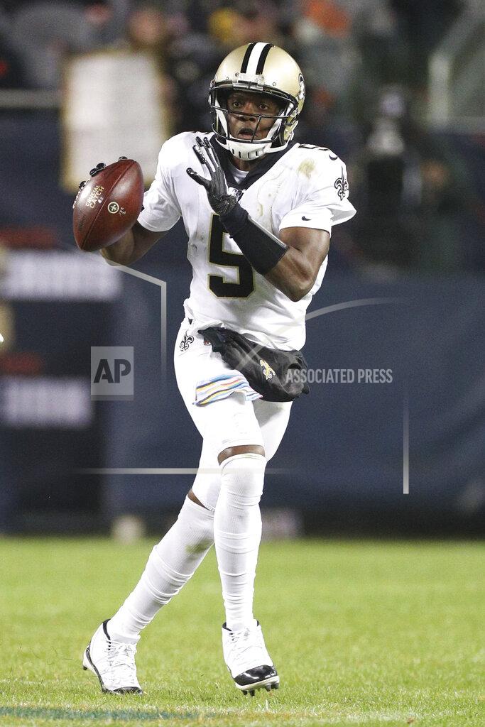 Margaret Bowles New Orleans Saints quarterback Teddy Bridgewater (5) throws downfield to a receiver in an NFL game against the Chicago Bears, Sunday, Oct. 20, 2019 in Chicago. (Margaret Bowles via AP)