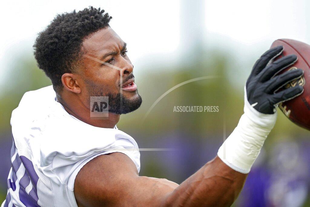 Bruce Kluckhohn Minnesota Vikings defensive end Danielle Hunter takes part in drills at the NFL football team's practice facility in Eagan, Minn., Tuesday, May 17, 2022. (AP Photo/Bruce Kluckhohn)