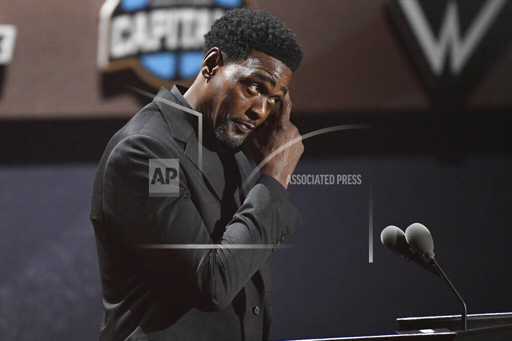 Jessica Hill Inductee Chris Webber speaks during the 2021 Basketball Hall of Fame Enshrinement ceremony, Saturday, Sept. 11, 2021, in Springfield, Mass. (AP Photo/Jessica Hill)