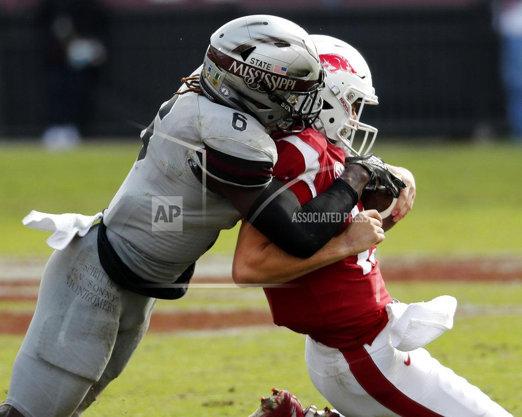 Rogelio V. Solis Mississippi State linebacker Willie Gay Jr. (6) sacks Arkansas quarterback Connor Noland (13) during the second half of an NCAA college football game in Starkville, Miss., Saturday, Nov. 17, 2018. Mississippi State won 52-6. (AP Photo/Rogelio V. Solis)