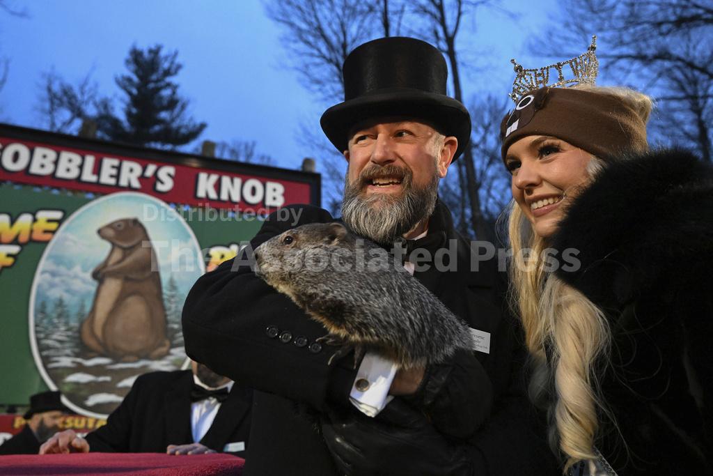 Punxsutawney Phil predicts an early spring at Groundhog Day festivities ...