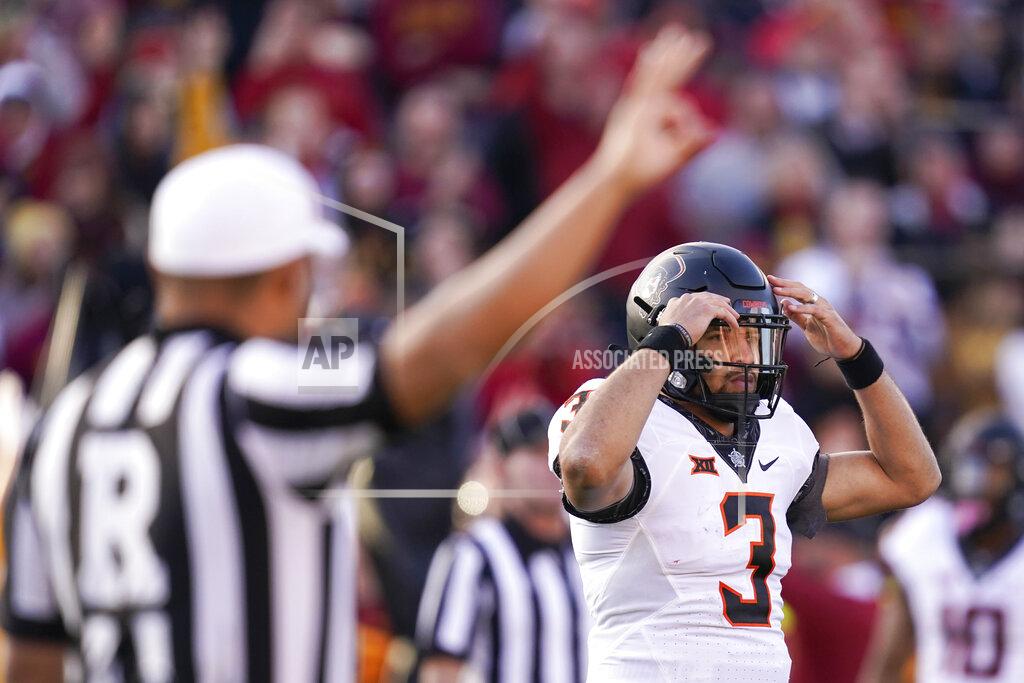 Charlie Neibergall Oklahoma State quarterback Spencer Sanders (3) reacts after an incomplete pass during the second half of an NCAA college football game against Iowa State, Saturday, Oct. 23, 2021, in Ames, Iowa. Iowa State won 24-21. (AP Photo/Charlie Neibergall)