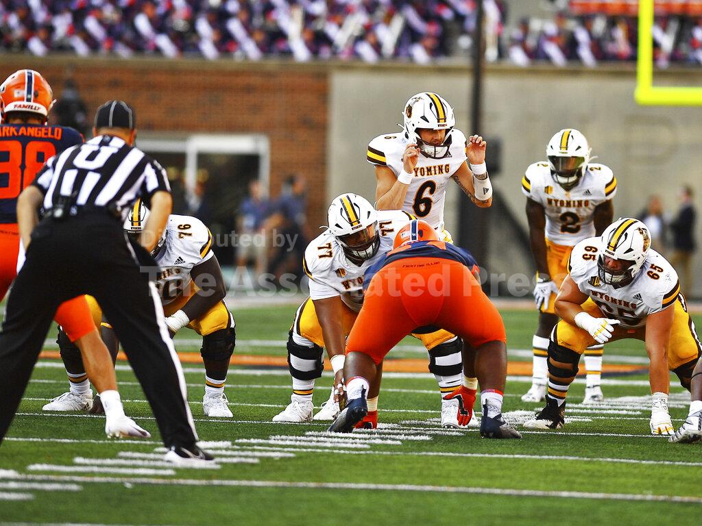 NCAA Football 2022 Illinois vs Wyoming Aug 27 Buy Photos AP Images