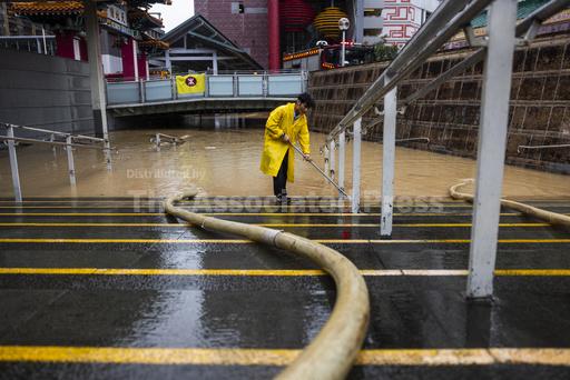 2 dead in Hong Kong amid extreme rain and flash floods... - Vimarsana News