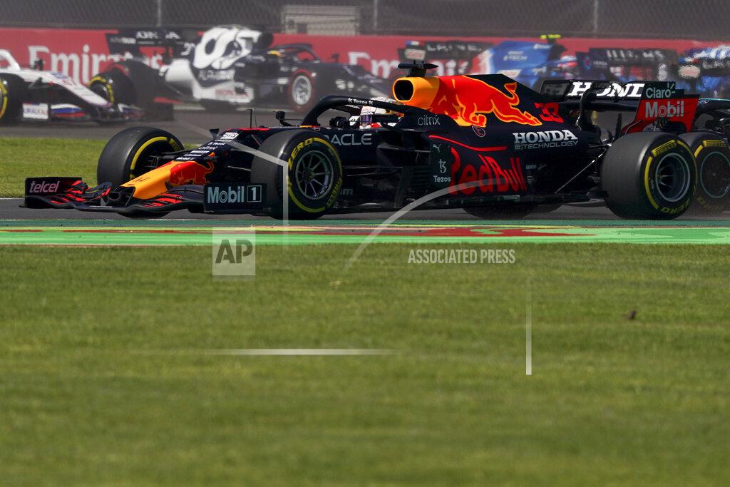 Fernando Llano Red Bull's Max Verstappen competes during the Formula One Mexico Grand Prix auto race at the Hermanos Rodriguez racetrack in Mexico City, Sunday, Nov. 7, 2021. (AP Photo/Fernando Llano)