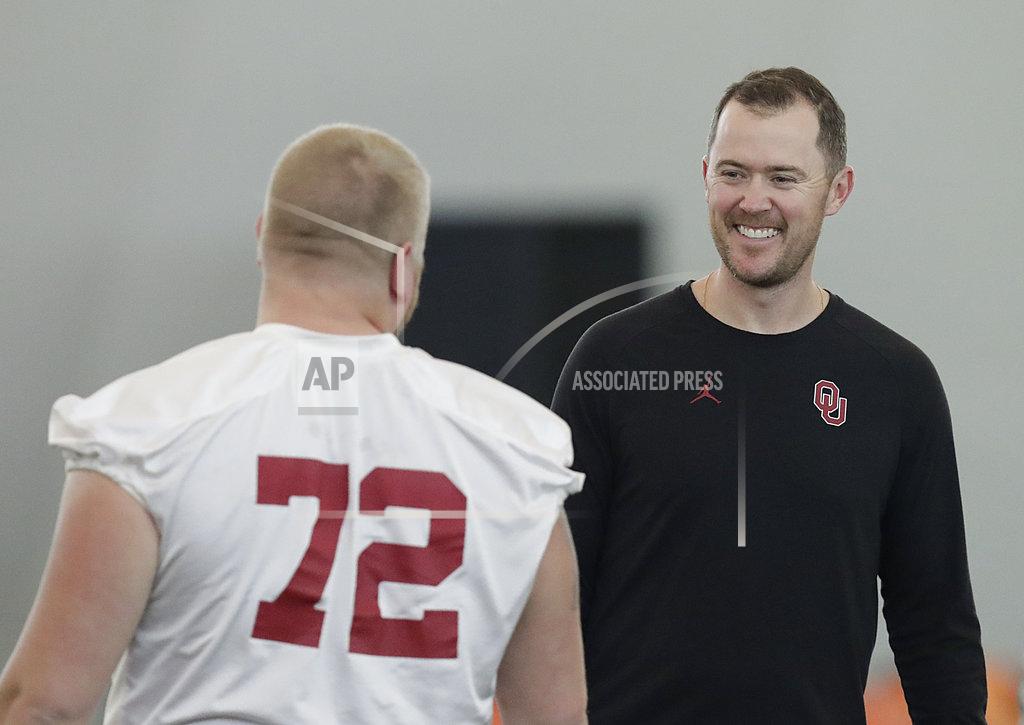 Brynn Anderson Oklahoma head coach Lincoln Riley, right, talks with Oklahoma offensive lineman Ben Powers during an NCAA college football practice Thursday, Dec. 27, 2018, in Davie, Fla. Oklahoma plays Alabama in the Orange Bowl on Dec. 29. (AP Photo/Brynn Anderson)