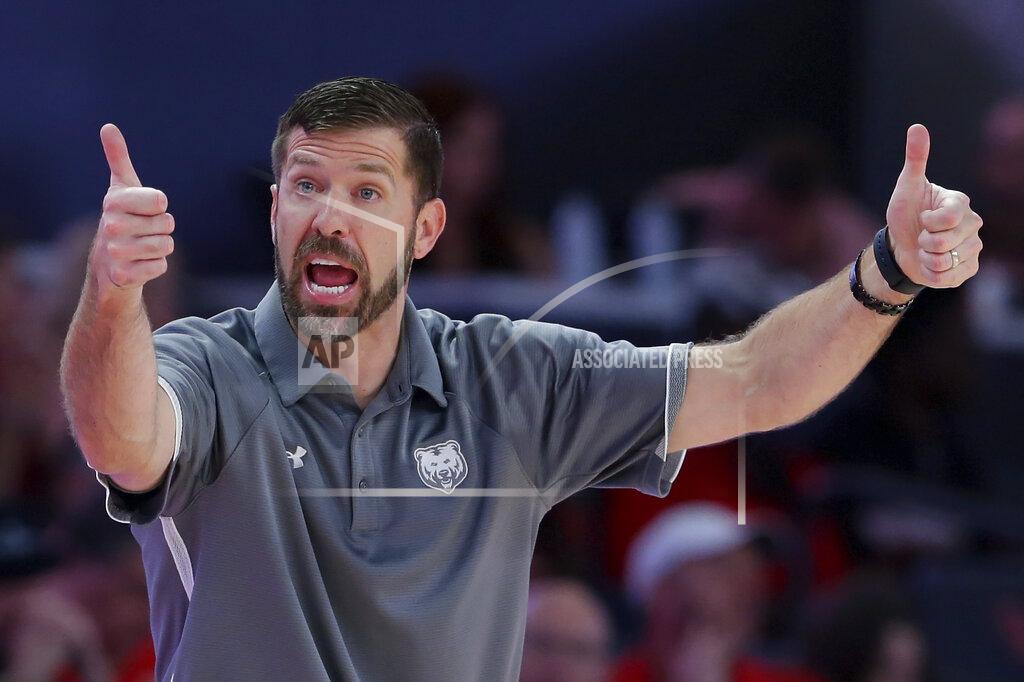 Michael Wyke Northern Colorado head coach Steve Smiley yells plays to his players during the second half of an NCAA college basketball game against Houston, Monday, Nov. 7, 2022, in Houston. (AP Photo/Michael Wyke)