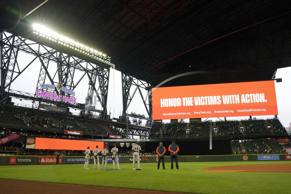 Texas School Shooting Sports Reax Astros Mariners Baseball
