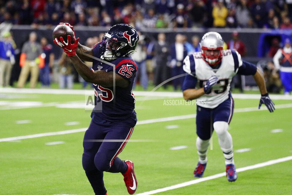 Mike Marshall Houston Texans running back Duke Johnson (25) makes a catch for a touchdown in front of New England Patriots middle linebacker Kyle Van Noy (53) during the first half of an NFL football game Sunday, Dec. 1, 2019, in Houston. (AP Photo/Mike Marshall)