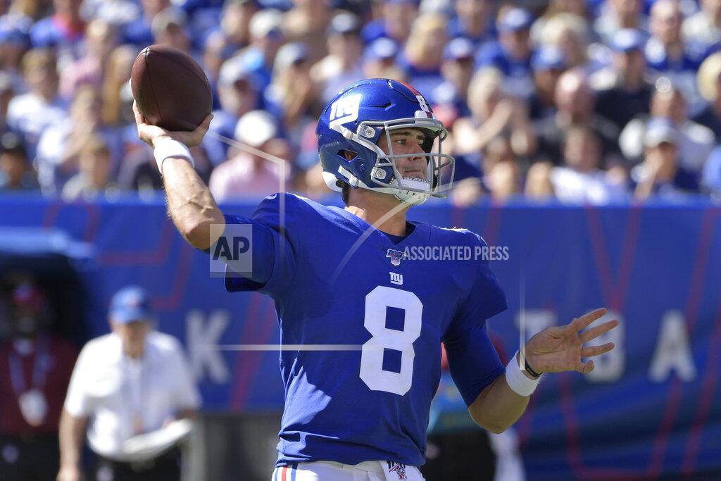 Bill Kostroun New York Giants quarterback Daniel Jones looks to pass during the first half of an NFL football game against the Washington Redskins, Sunday, Sept. 29, 2019, in East Rutherford, N.J. (AP Photo/Bill Kostroun)