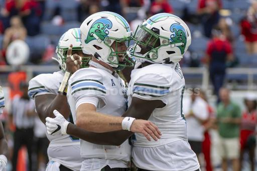 Michael Pratt throws for 3 touchdowns to lead No. 17 Tulane past Florida Atlantic 24-8 - Vimarsana News