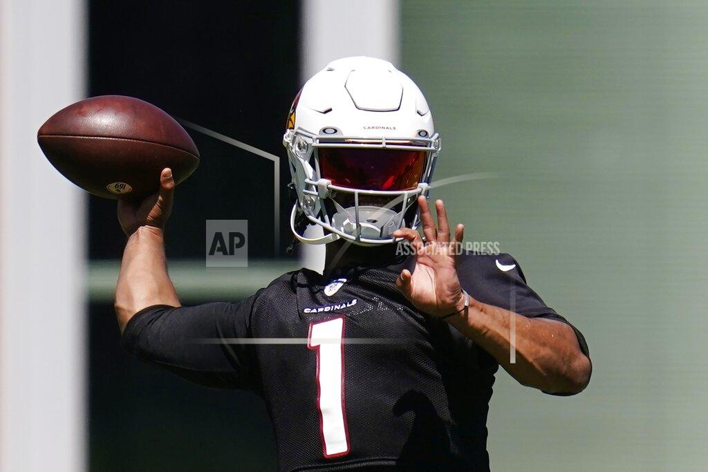 Ross D. Franklin Arizona Cardinals quarterback Kyler Murray throws a pass as he takes part in drills at the NFL football team's practice facility Tuesday, June 14, 2022, in Tempe, Ariz. (AP Photo/Ross D. Franklin)