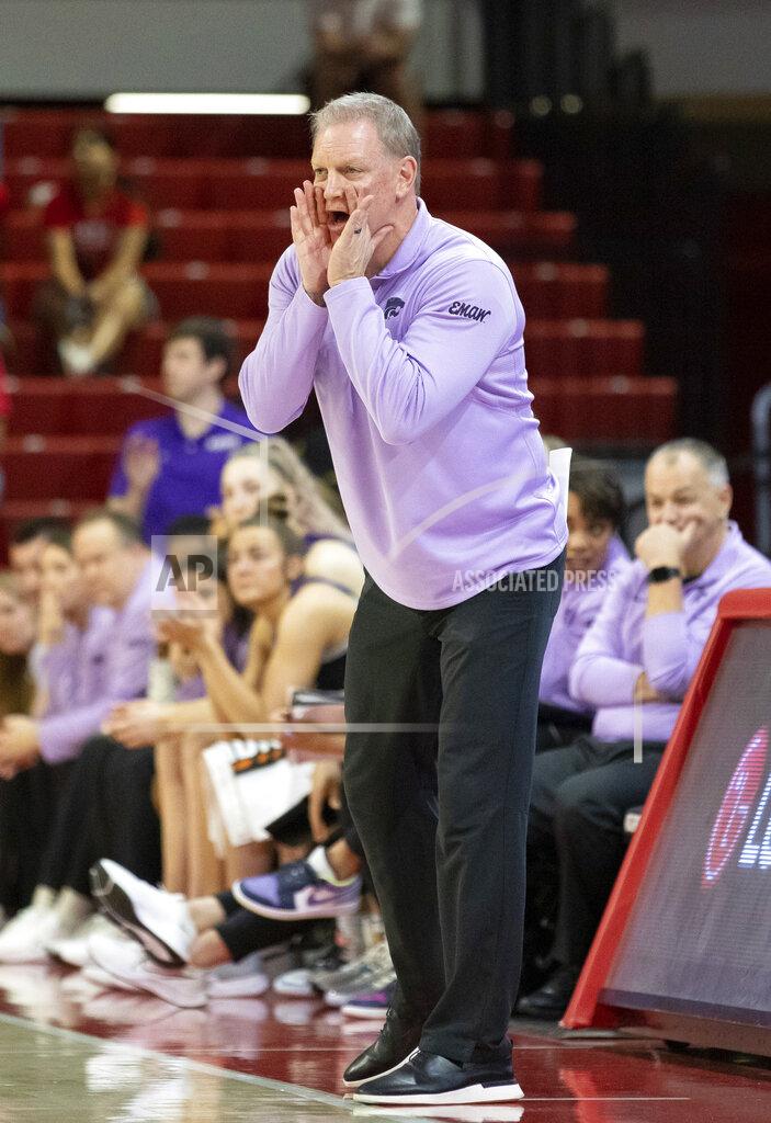 Ben Mckeown Kansas State head coach Jeff Mittie directs his team during the second half of a college basketball game against Washington State in the first round of the NCAA tournament in Raleigh, N.C., Saturday, March 19, 2022. (AP Photo/Ben McKeown)