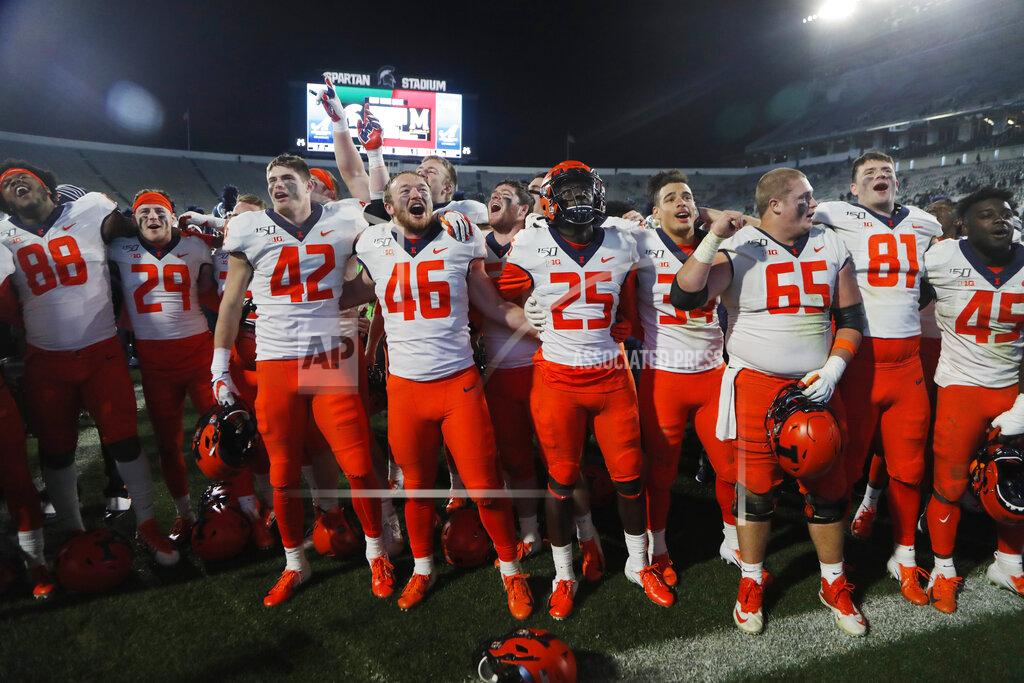 Illinois joins list of bowl eligible with huge comeback