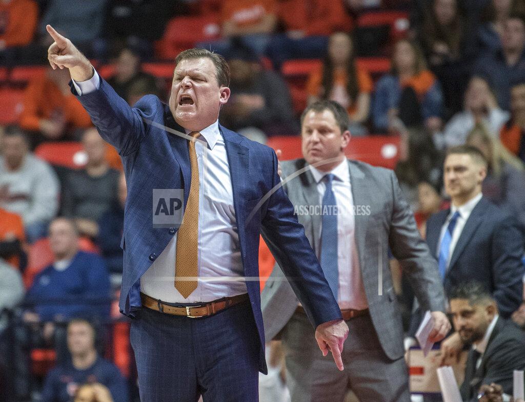 Rick Danzl Illinois coach Brad Underwood yells during the first half of the team's NCAA college basketball game against Minnesota in Champaign, Ill., Wednesday, Jan. 16, 2019. (AP Photo/Rick Danzl)