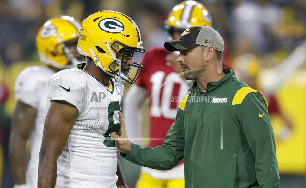 Matt Ludtke Green Bay Packers head coach Matt LaFleur, right, talks with wide receiver DeAndre Thompkins during an NFL football training camp at Lambeau Field Saturday, Aug. 7, 2021, in Green Bay, Wis. (AP Photo/Matt Ludtke)