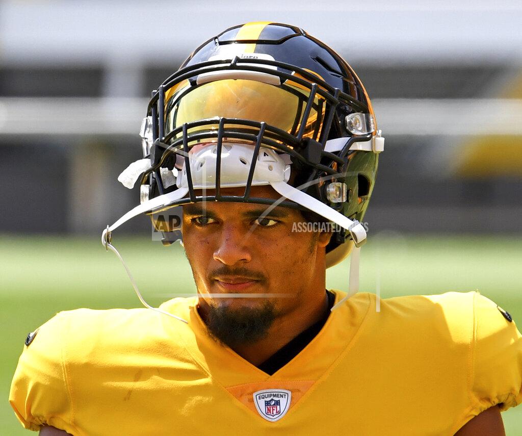 Peter Diana Steelers safety Minkah Fitzpatrick watches secondary drills during afternoon practice Friday, August, 21, 2020, at Heinz Field Pittsburgh. (Peter Diana/Pittsburgh Post-Gazette via AP)