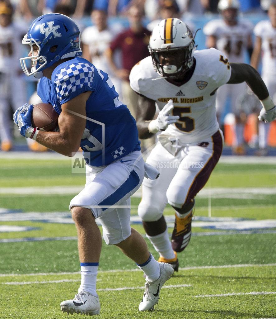 Bryan Woolston Kentucky wide receiver David Bouvier (33) catches a 24-yard pass before running for a touchdown during an NCAA college football game against Central Michigan in Lexington, Ky., Saturday, Sept. 1, 2018. (AP Photo/Bryan Woolston)